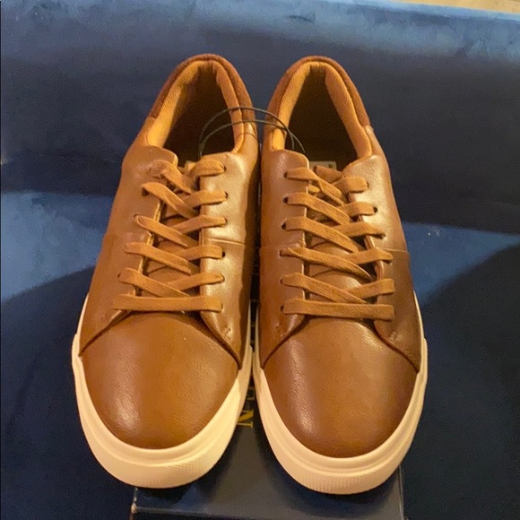 BRAND NEW Men’s Sneakers (Size 10) - Picture 1 of 7